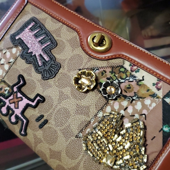 Sold Coach x Keith Haring crossbody - Picture 3 of 9